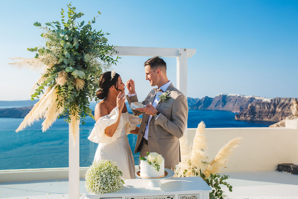 pampas-el-viento-santorini-elopement-wedding-intimate-ceremony-reception